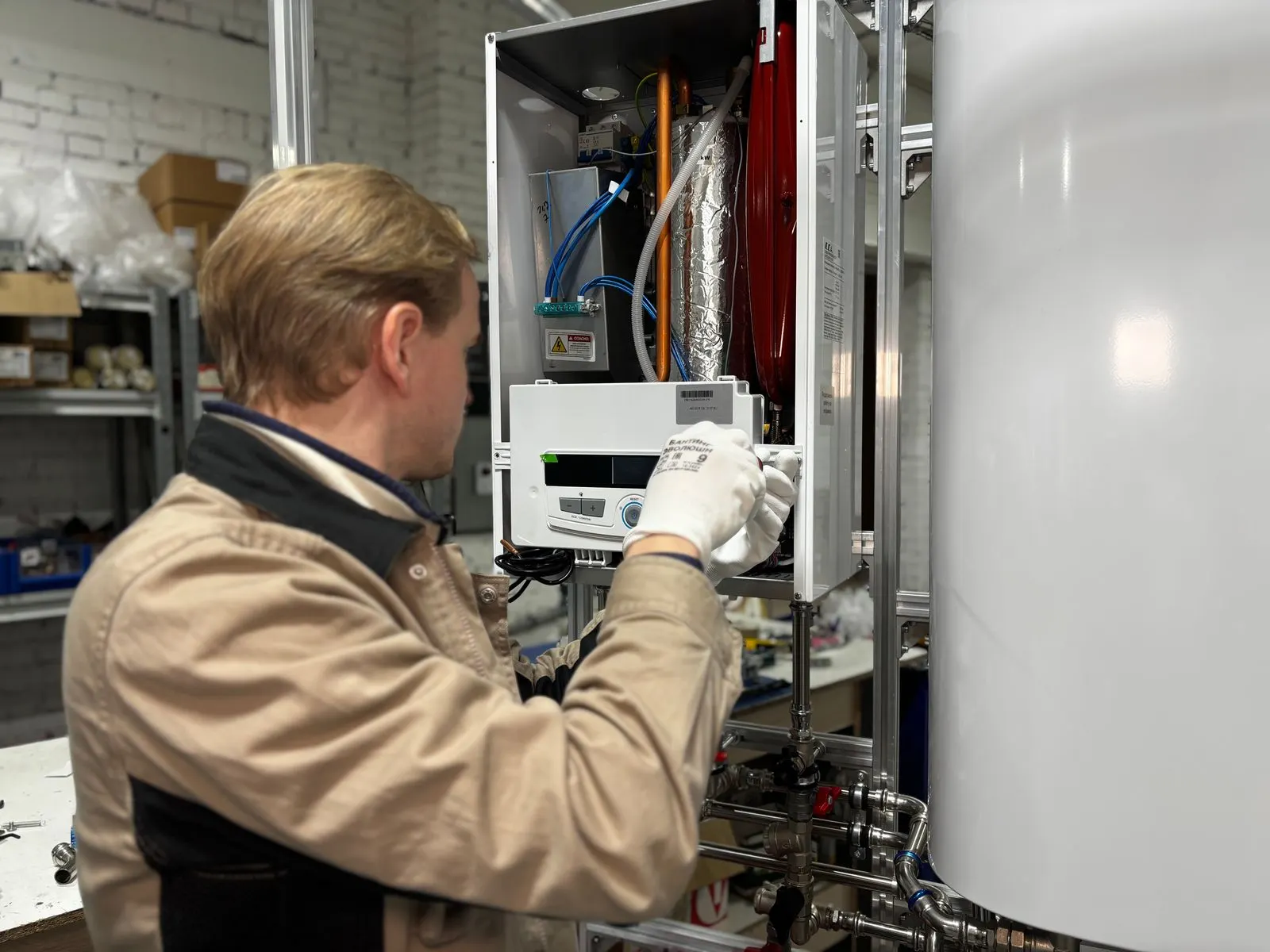 Servicing a hot water system